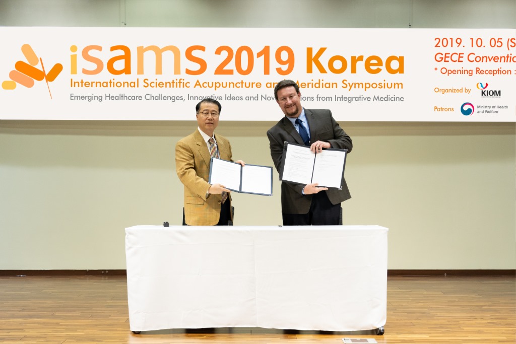 첨부사진 2. 대한약침학회, (사)약침학회, ICR(The Institute of Cannabis Research) 업무협약.jpg