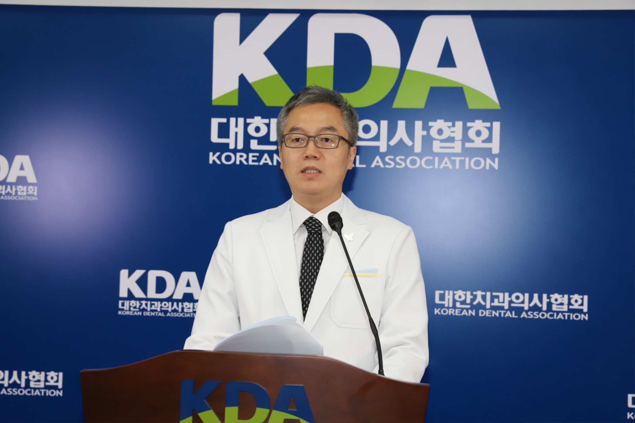 200604_담화문을 발표하는 이상훈 협회장.JPG