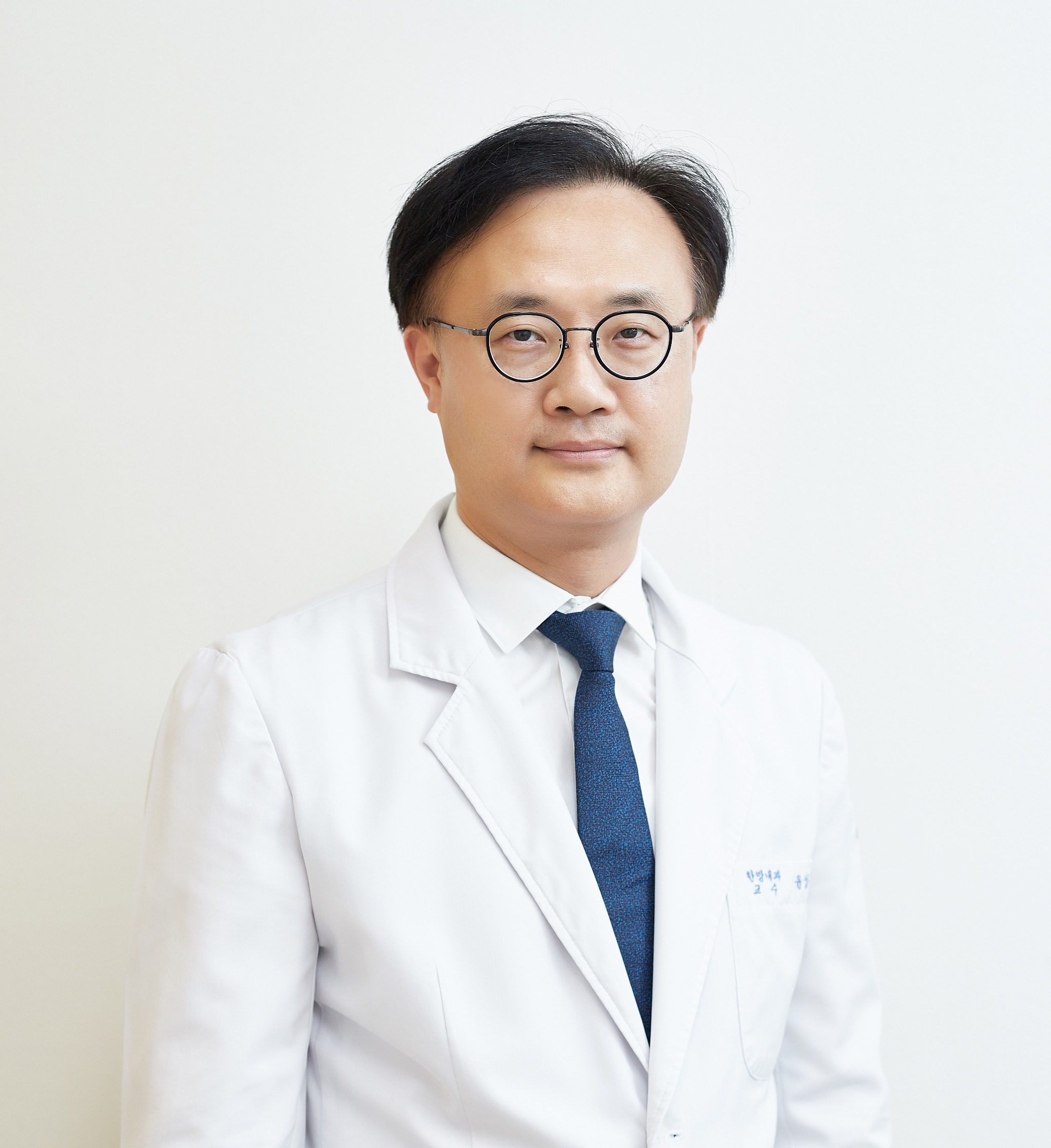 윤성우 교수 (10-1).jpg