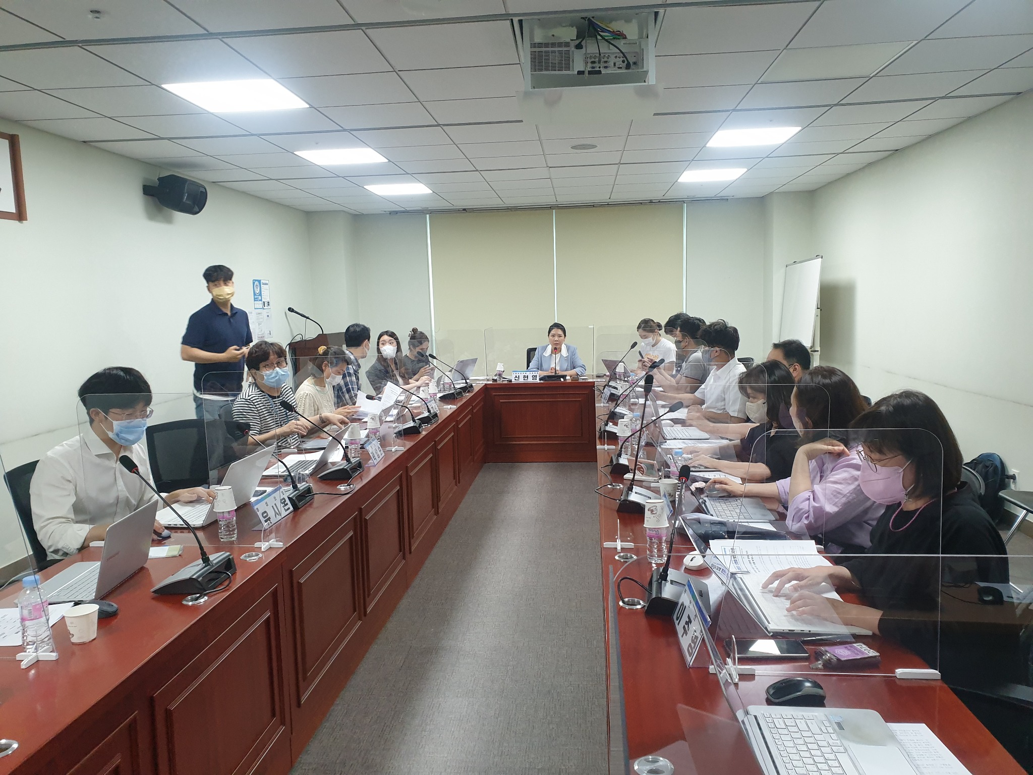 신현영 기자간담회.jpg