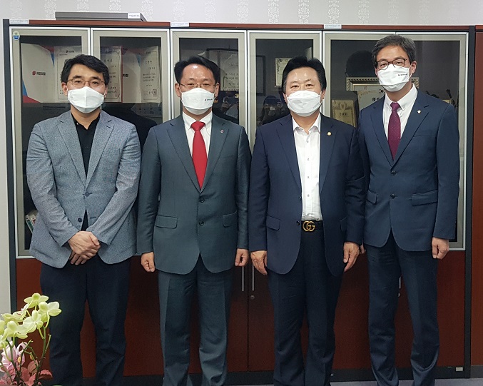 강기윤 의원님.jpg