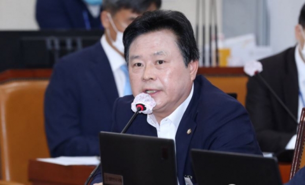 강기윤 의원 전경.jpg