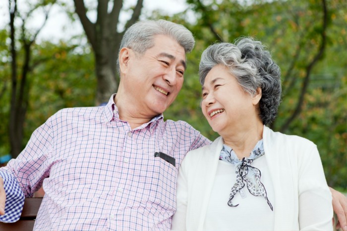 “노인 연령은 72.6세부터...건강상태는 양호” > 뉴스 | 한의신문