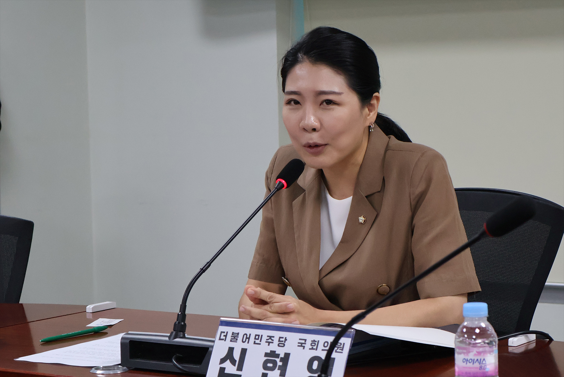 4차 토론 신현영.jpg