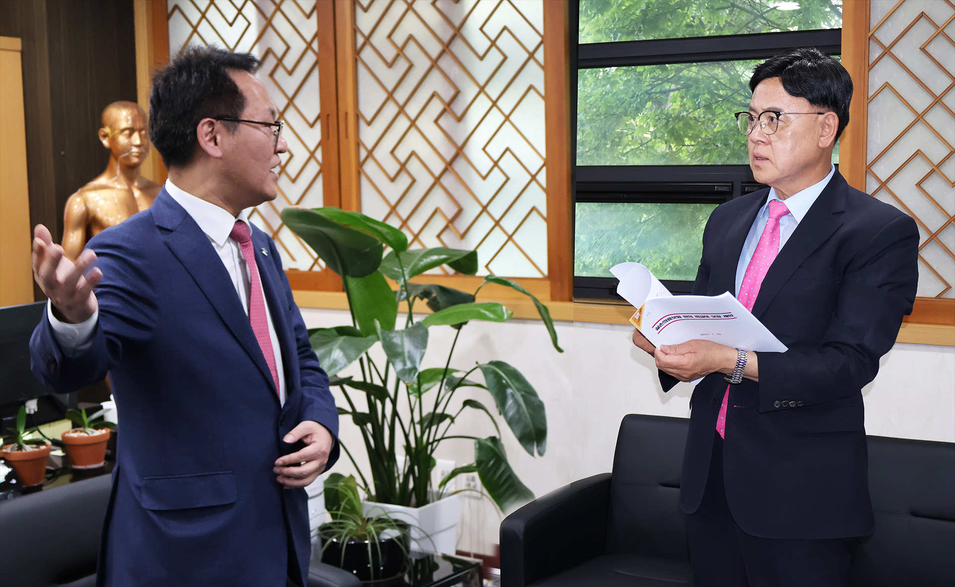 이명수 간담회3.jpg