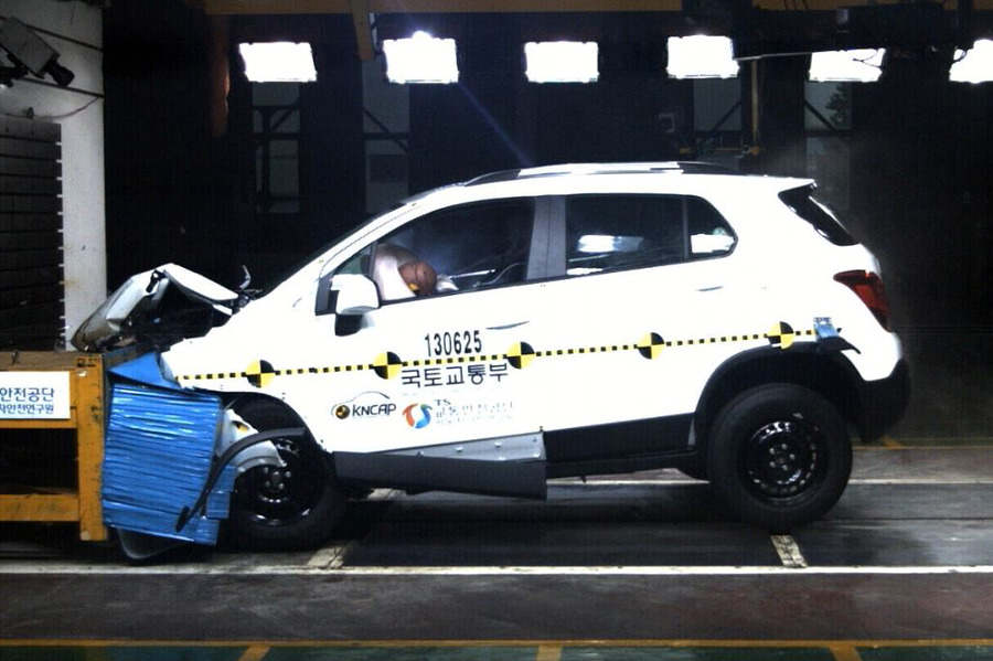 [사진설명] 교통사고로 인한 충격은 어혈 및 편타성 손상의 원인이 된다 (사진출처 국토교통부).jpg