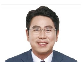 직장인 63.4%, “위드코로나 찬성해”