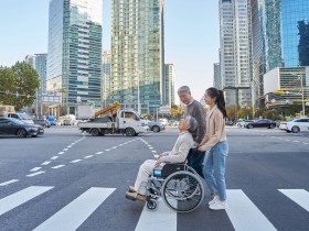 노인 장애인 비율 처음으로 절반 넘어…85%는 만성질환자