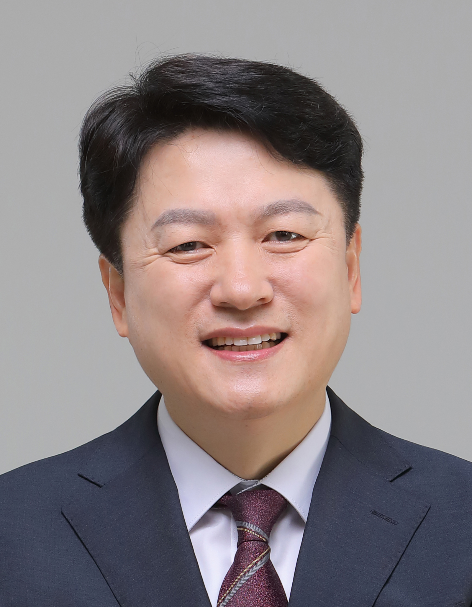 윤성찬 회장 이미지.jpg