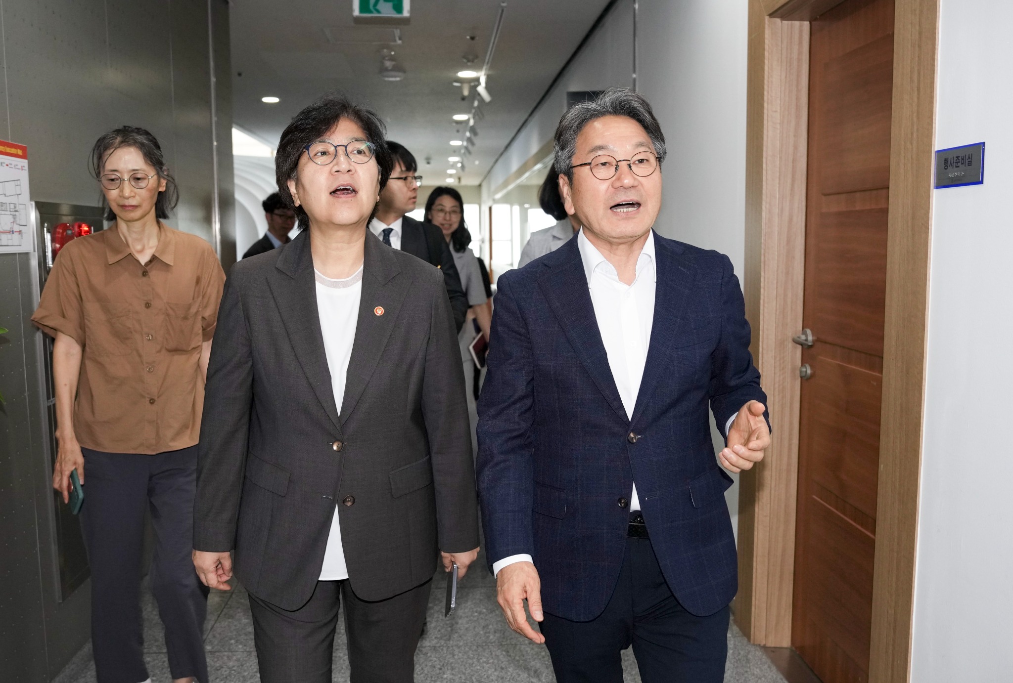 250806 정은경 보건복지부 장관 시청방문GJI01167.jpg