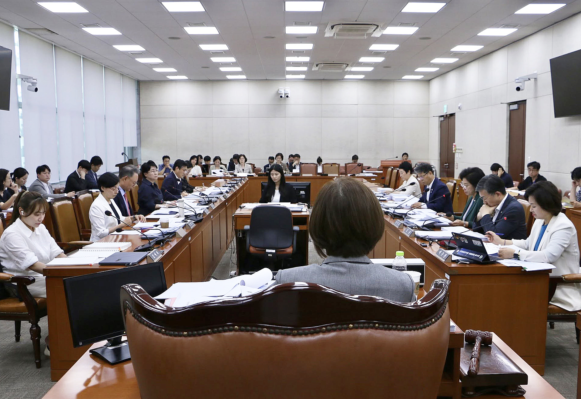 법안심사 소위.jpg