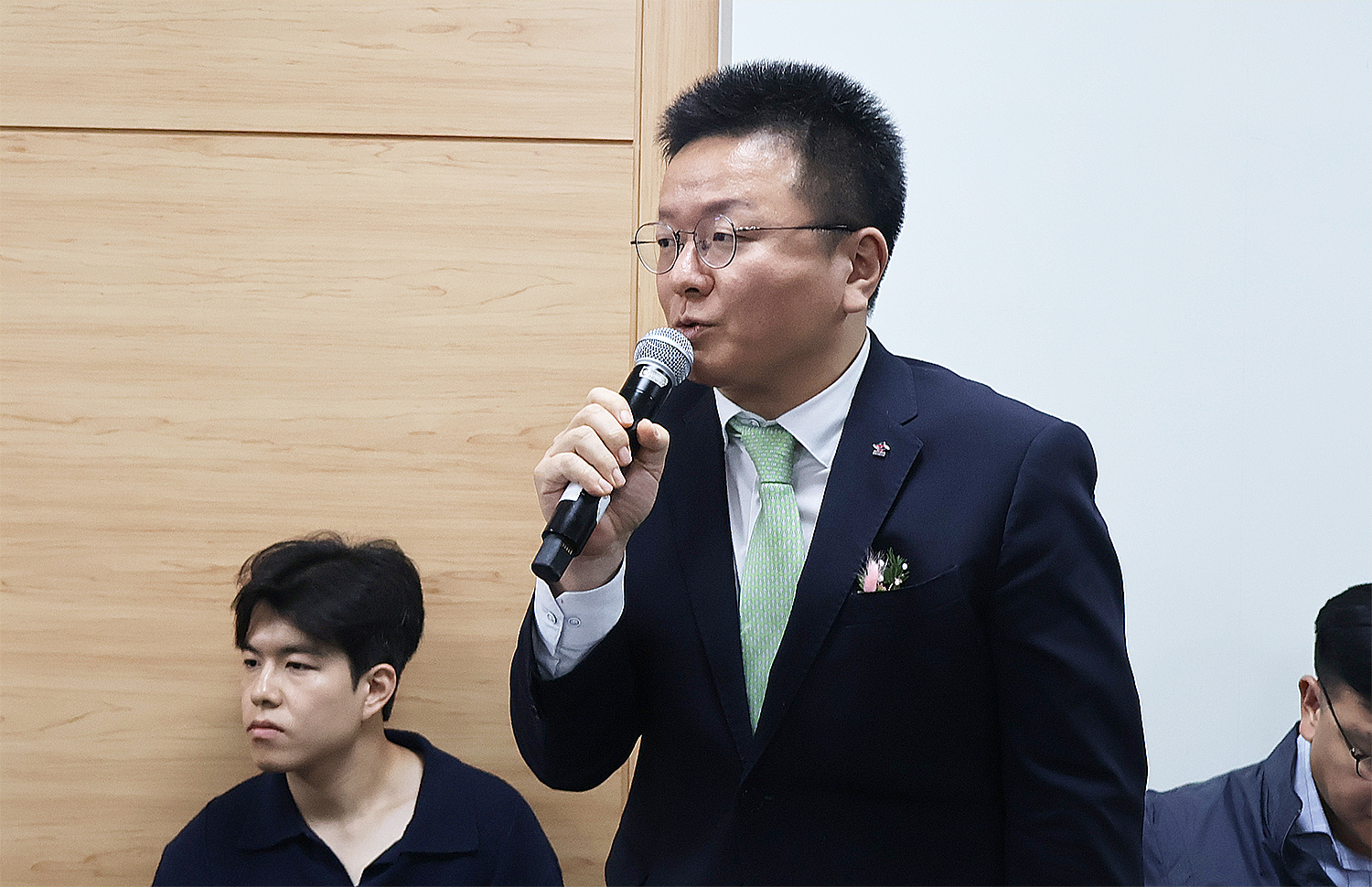 정유옹 수석부회장.jpg