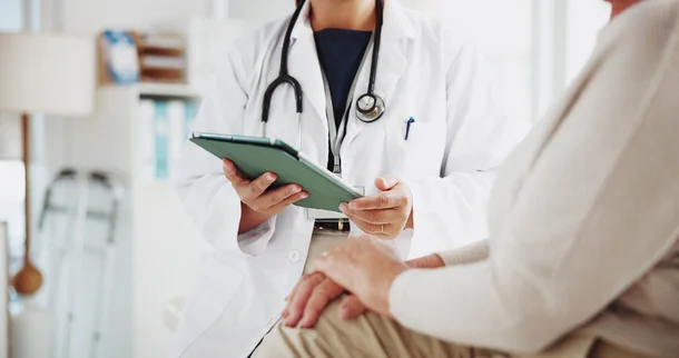 “보건소에 의사가 없다” 의과 공보의 ‘반토막’