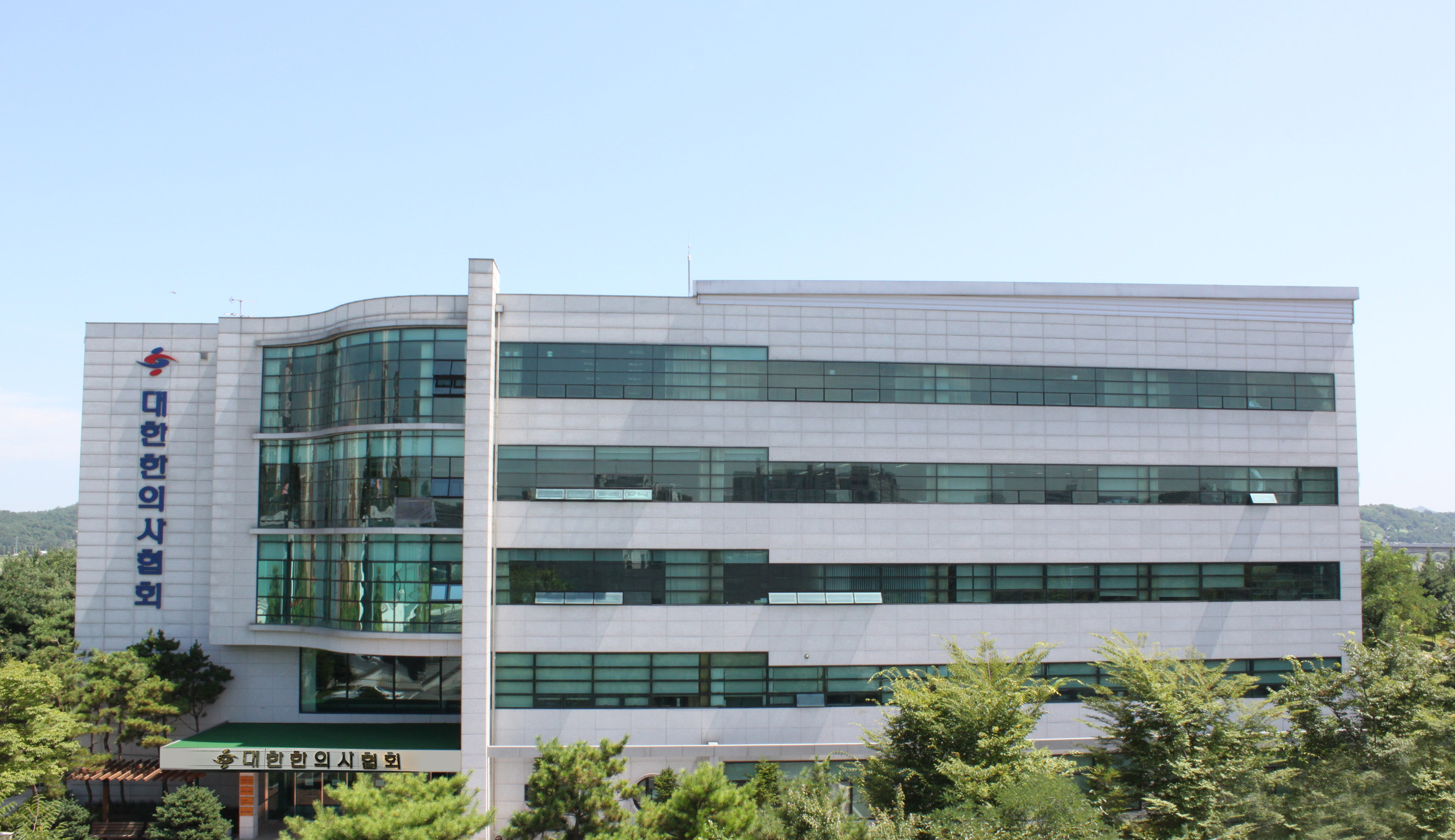 “피부미용 전문가는 양방 일반의가 아닌 한의사!!”