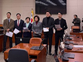 코로나19 백신 이물질 감사 결과 파장…피해 보상·정책 책임 공방 확산