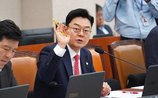 경로당 정기 방문진료 의무화…‘어르신 행복지킴 패키지법’ 추진