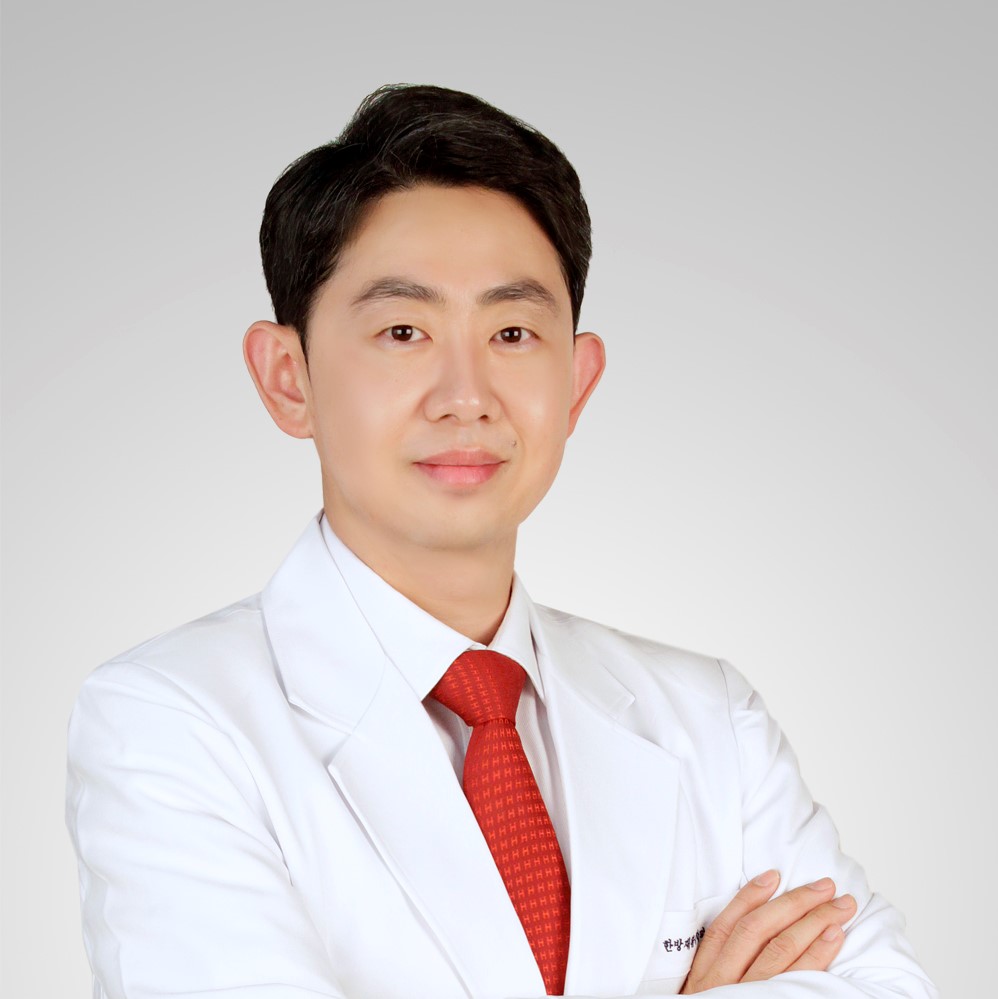 정재현 경희정자현한의원_1.초음파 유도하 충문(SP12) 완해 약침술 고관절 전면부 통증의 해부학적 해법-정재현(경희정재현한의원).jpg