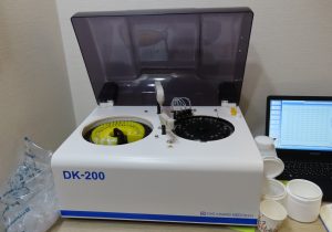 김가람 원장이 도입한 자동화 혈액검사기 DK-200